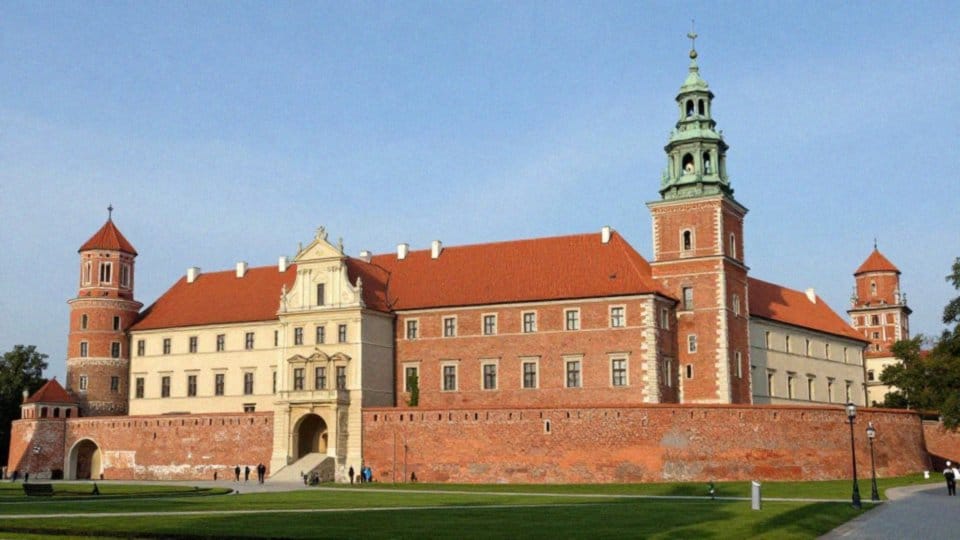 Co wyróżnia Zamek Królewski na Wawelu?