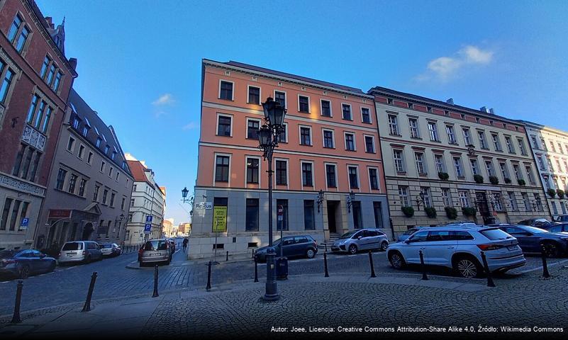 Budynek dawnego gimnazjum św. Elżbiety we Wrocławiu