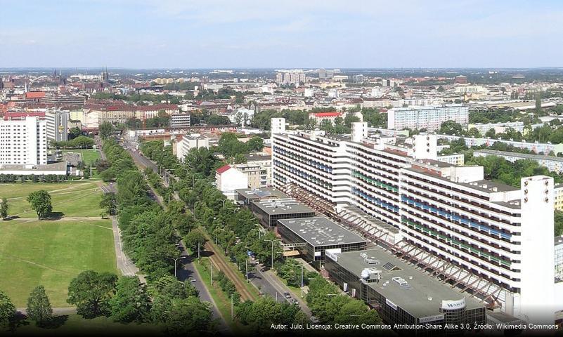 Galeriowiec przy ulicy Powstańców Śląskich 46-64 we Wrocławiu