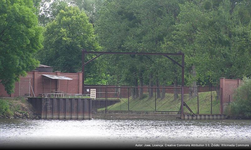 Wojskowy port przeładunkowy paliw płynnych we Wrocławiu